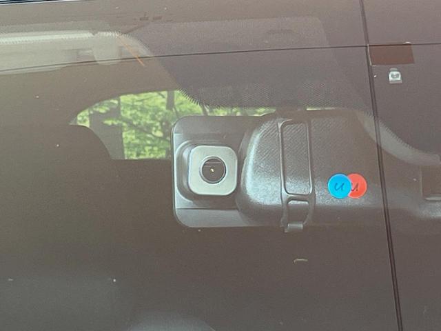 アクセラスポーツ １５Ｓ　プロアクティブ　マツダコネクトナビ　バックカメラ　衝突軽減装置　ヘッドアップディスプレイ　デジタルインナーミラー　ドラレコ　クルーズコントロール　ＥＴＣ　ステアリングスイッチ　車線逸脱警報　スマートキー　オートライト（6枚目）