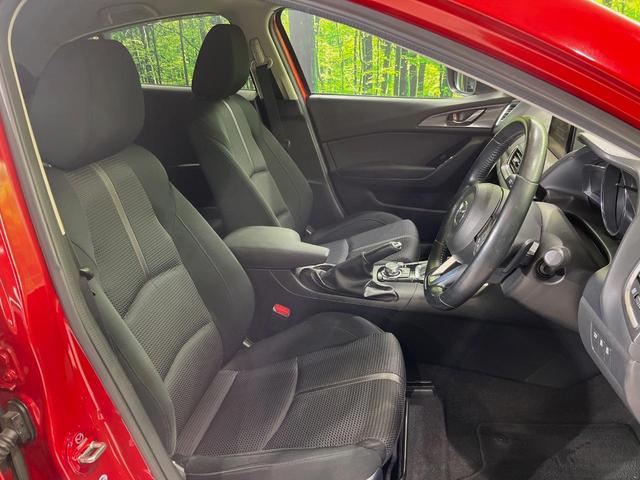 アクセラスポーツ １５Ｓ　プロアクティブ　マツダコネクトナビ　バックカメラ　衝突軽減装置　ヘッドアップディスプレイ　デジタルインナーミラー　ドラレコ　クルーズコントロール　ＥＴＣ　ステアリングスイッチ　車線逸脱警報　スマートキー　オートライト（8枚目）