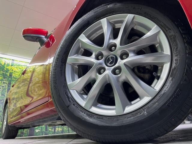 アクセラスポーツ １５Ｓ　プロアクティブ　マツダコネクトナビ　バックカメラ　衝突軽減装置　ヘッドアップディスプレイ　デジタルインナーミラー　ドラレコ　クルーズコントロール　ＥＴＣ　ステアリングスイッチ　車線逸脱警報　スマートキー　オートライト（13枚目）