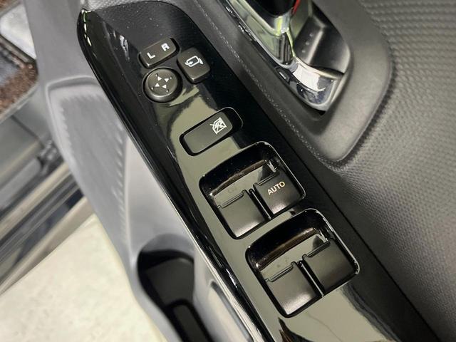 スペーシアカスタム ハイブリッドＸＳターボ　純正８型ナビ　全周囲カメラ　衝突軽減装置　レーダークルーズ　ＥＴＣ　ドラレコ　両側電動スライドドア　ＬＥＤヘッド　革巻きステアリング　純正１５インチアルミ　コーナーセンサー　シートヒーター　禁煙車（40枚目）