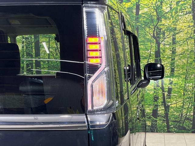 スペーシアカスタム ハイブリッドＸＳターボ　純正８型ナビ　全周囲カメラ　衝突軽減装置　レーダークルーズ　ＥＴＣ　ドラレコ　両側電動スライドドア　ＬＥＤヘッド　革巻きステアリング　純正１５インチアルミ　コーナーセンサー　シートヒーター　禁煙車（60枚目）