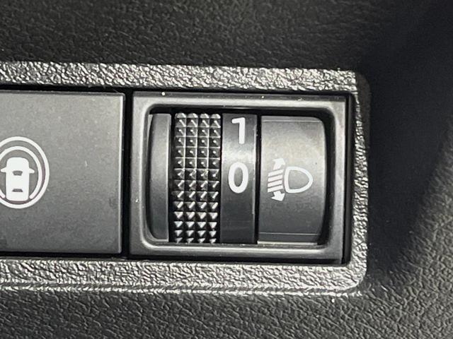 ノート Ｓ　ＳＤナビ　全周囲カメラ　衝突軽減装置　ドラレコ　ＥＴＣ　デジタルインナーミラー　オートエアコン　スマートキー　ステアリングスイッチ　電動パーキングブレーキ　オートホールド　オートライト　禁煙車（33枚目）