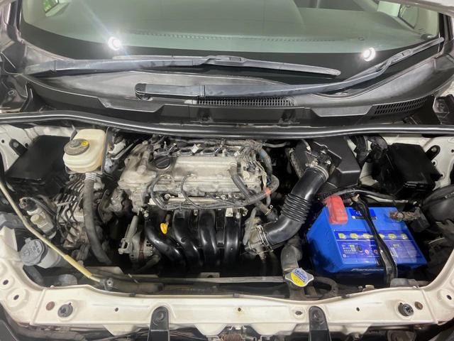 ノア Ｓ　ＳＤナビ　バックカメラ　両側電動スライドドア　禁煙車　ドラレコ　スマートキー　ＨＩＤヘッドライト　ＥＴＣ　純正１６インチアルミホイール　オートエアコン　フォグランプ　パワーウィンドウ　電動格納ミラー（18枚目）