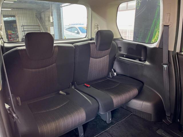 セレナ ハイウェイスターＳ－ＨＶアドバンスドセーフティパック　純正ナビ　全周囲カメラ　両側電動スライドドア　衝突軽減装置　禁煙車　コーナーセンサー　スマートキー　ＬＥＤヘッドライト　ＥＴＣ　クルーズコントロール　オートライト　オートエアコン　アイドリングストップ（9枚目）