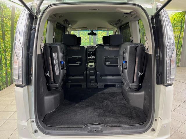 セレナ ハイウェイスターＳ－ＨＶアドバンスドセーフティパック　純正ナビ　全周囲カメラ　両側電動スライドドア　衝突軽減装置　禁煙車　コーナーセンサー　スマートキー　ＬＥＤヘッドライト　ＥＴＣ　クルーズコントロール　オートライト　オートエアコン　アイドリングストップ（10枚目）