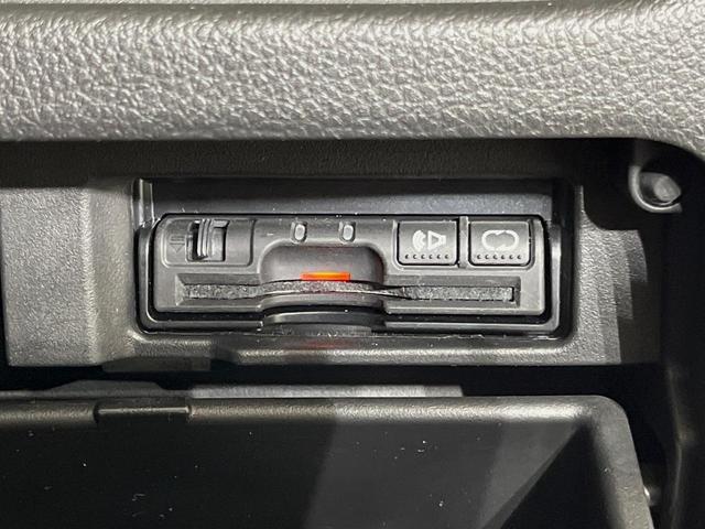 セレナ ハイウェイスターＳ－ＨＶアドバンスドセーフティパック　純正ナビ　全周囲カメラ　両側電動スライドドア　衝突軽減装置　禁煙車　コーナーセンサー　スマートキー　ＬＥＤヘッドライト　ＥＴＣ　クルーズコントロール　オートライト　オートエアコン　アイドリングストップ（26枚目）