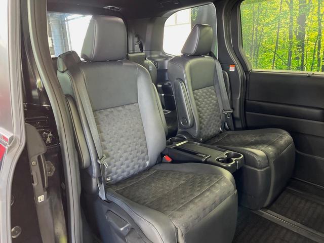 ヴォクシー Ｓ－Ｚ　純正１０型ナビ　バックカメラ　後席モニター　両側電動スライドドア　衝突軽減装置　レーダークルーズ　禁煙車　パワーバックドア　シートヒーター　ハーフレザーシート　ドラレコ　コーナーセンサー　スマートキー（8枚目）