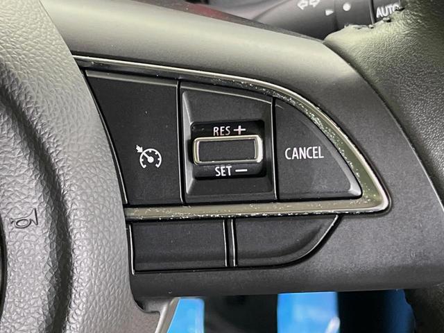 【クルーズコントロール】高速道路もラクラク走行。アクセルを離しても一定速度で走行ができ、長距離運転時の負担を軽減！加速・減速も簡単なスイッチ操作で調整できます。