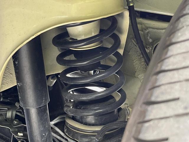 お車を安心してお乗りいただく為には、足回りの定期点検が欠かせません。サービスサポート（有償保証）では無料点検もご提供しており、安心のカーライフをお過ごしいただけるサポート体制が整っています。