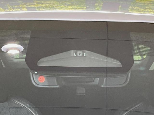 プリウス Ｇ　純正８型ディスプレイオーディオ　バックカメラ　１００Ｖ電源　衝突軽減装置　レーダークルーズ　禁煙車　シートヒーター　コーナーセンサー　スマートキー　ブラインドスポットモニター　ＬＥＤヘッドライト（5枚目）