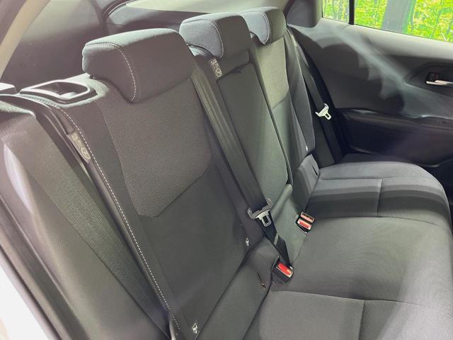 プリウス Ｇ　純正８型ディスプレイオーディオ　バックカメラ　１００Ｖ電源　衝突軽減装置　レーダークルーズ　禁煙車　シートヒーター　コーナーセンサー　スマートキー　ブラインドスポットモニター　ＬＥＤヘッドライト（9枚目）