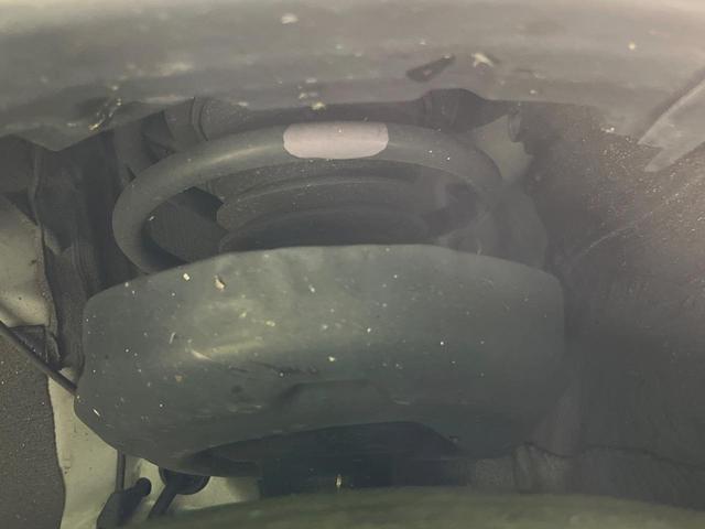 プリウス Ｇ　純正８型ディスプレイオーディオ　バックカメラ　１００Ｖ電源　衝突軽減装置　レーダークルーズ　禁煙車　シートヒーター　コーナーセンサー　スマートキー　ブラインドスポットモニター　ＬＥＤヘッドライト（20枚目）