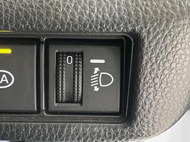 プリウス Ｇ　純正８型ディスプレイオーディオ　バックカメラ　１００Ｖ電源　衝突軽減装置　レーダークルーズ　禁煙車　シートヒーター　コーナーセンサー　スマートキー　ブラインドスポットモニター　ＬＥＤヘッドライト（33枚目）