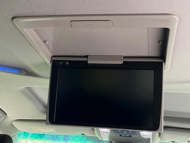 【フリップダウンモニター】大画面モニターで後席でもエンタメをお楽しみいただけます。小さなお子様にも大人気の装備です♪