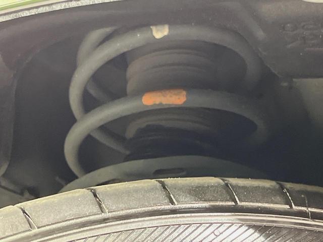 お車を安心してお乗りいただく為には、足回りの定期点検が欠かせません。サービスサポート（有償保証）では無料点検もご提供しており、安心のカーライフをお過ごしいただけるサポート体制が整っています。