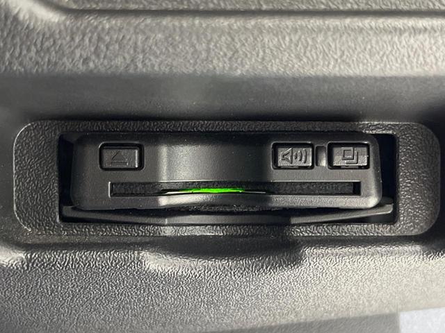 【ＥＴＣ】高速道路の料金所をストレスなく通過！話題のスポットやサービスエリアに多い「スマートＩＣ」利用時は必須のアイテムです。当店でセットアップを実施、ご納車当日からすぐにご利用いただけます！