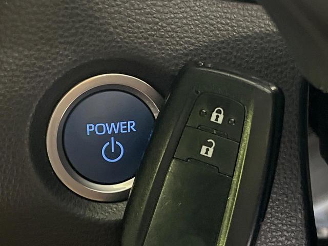 カローラツーリング ハイブリッド　ダブルバイビー　純正９型ディスプレイ　バックカメラ　衝突軽減装置　レーダークルーズ　禁煙車　ハーフレザーシート　ドラレコ　コーナーセンサー　スマートキー　ＬＥＤヘッド　オートハイビーム　車線逸脱警報（6枚目）