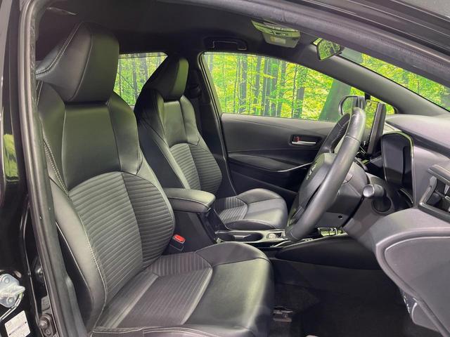 カローラツーリング ハイブリッド　ダブルバイビー　純正９型ディスプレイ　バックカメラ　衝突軽減装置　レーダークルーズ　禁煙車　ハーフレザーシート　ドラレコ　コーナーセンサー　スマートキー　ＬＥＤヘッド　オートハイビーム　車線逸脱警報（8枚目）