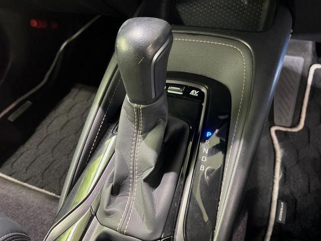 カローラツーリング ハイブリッド　ダブルバイビー　純正９型ディスプレイ　バックカメラ　衝突軽減装置　レーダークルーズ　禁煙車　ハーフレザーシート　ドラレコ　コーナーセンサー　スマートキー　ＬＥＤヘッド　オートハイビーム　車線逸脱警報（21枚目）