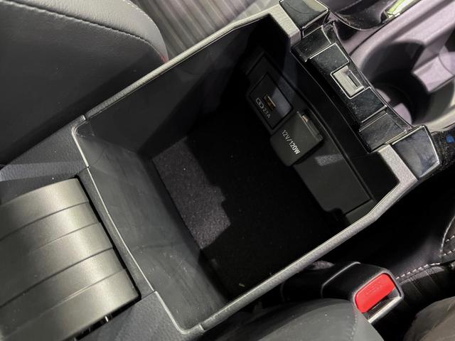 カローラツーリング ハイブリッド　ダブルバイビー　純正９型ディスプレイ　バックカメラ　衝突軽減装置　レーダークルーズ　禁煙車　ハーフレザーシート　ドラレコ　コーナーセンサー　スマートキー　ＬＥＤヘッド　オートハイビーム　車線逸脱警報（35枚目）