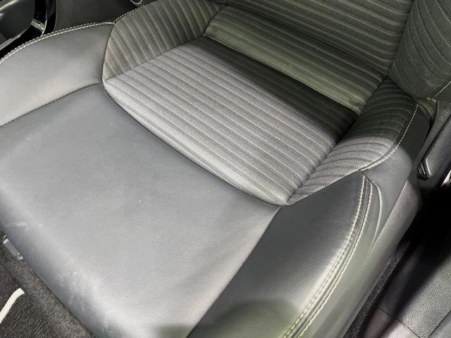 カローラツーリング ハイブリッド　ダブルバイビー　純正９型ディスプレイ　バックカメラ　衝突軽減装置　レーダークルーズ　禁煙車　ハーフレザーシート　ドラレコ　コーナーセンサー　スマートキー　ＬＥＤヘッド　オートハイビーム　車線逸脱警報（42枚目）