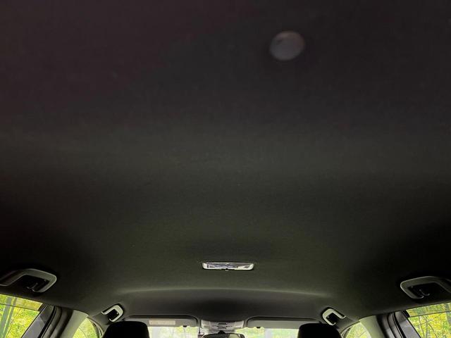 カローラツーリング ハイブリッド　ダブルバイビー　純正９型ディスプレイ　バックカメラ　衝突軽減装置　レーダークルーズ　禁煙車　ハーフレザーシート　ドラレコ　コーナーセンサー　スマートキー　ＬＥＤヘッド　オートハイビーム　車線逸脱警報（43枚目）