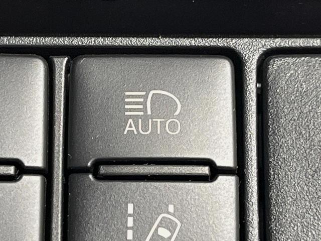 ヴォクシー ZS 煌II 純正9型ナビ バックカメラ 両側電動スライドドア 衝突軽減装置 禁煙車 コーナーセンサー スマートキー LEDヘッドライト ETC クルーズコントロール オートマチックハイビーム 車線逸脱警報(29枚目)