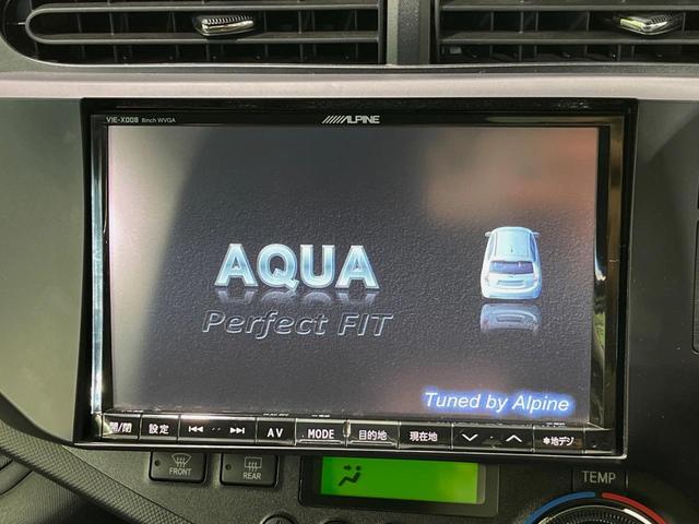 アクア Ｇ　８型ＢＩＧ－Ｘナビ　バックカメラ　禁煙車　スマートキー　ＥＴＣ　オートライト　オートエアコン　革巻きハンドル　電動格納ミラー　パワーウィンドウ　盗難防止装置　プライバシーガラス　横滑り防止装置（3枚目）