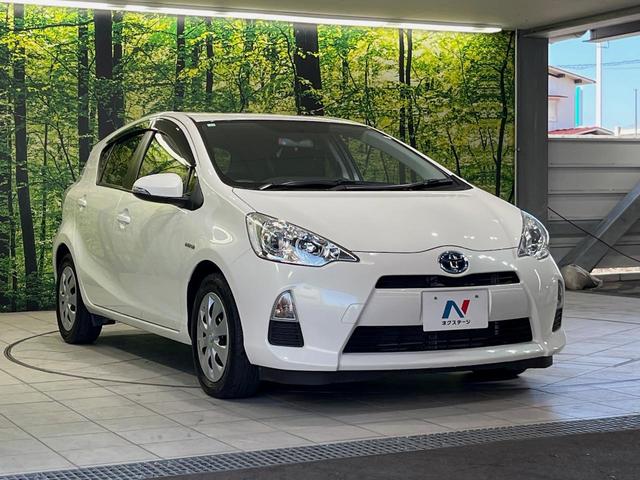 アクア Ｇ　８型ＢＩＧ－Ｘナビ　バックカメラ　禁煙車　スマートキー　ＥＴＣ　オートライト　オートエアコン　革巻きハンドル　電動格納ミラー　パワーウィンドウ　盗難防止装置　プライバシーガラス　横滑り防止装置（16枚目）