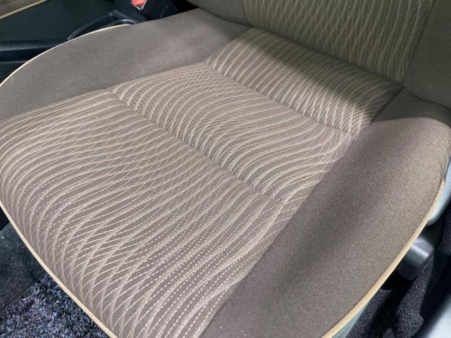 アクア Ｇ　８型ＢＩＧ－Ｘナビ　バックカメラ　禁煙車　スマートキー　ＥＴＣ　オートライト　オートエアコン　革巻きハンドル　電動格納ミラー　パワーウィンドウ　盗難防止装置　プライバシーガラス　横滑り防止装置（39枚目）