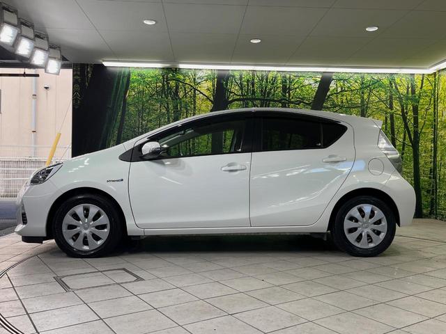 アクア Ｇ　８型ＢＩＧ－Ｘナビ　バックカメラ　禁煙車　スマートキー　ＥＴＣ　オートライト　オートエアコン　革巻きハンドル　電動格納ミラー　パワーウィンドウ　盗難防止装置　プライバシーガラス　横滑り防止装置（43枚目）