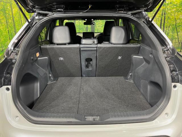 ヤリスクロス ハイブリッドＺ　純正８型ナビ　全周囲カメラ　衝突軽減装置　レーダークルーズ　禁煙車　２トーンカラ　シートヒーター　ハーフレザーシート　パワーシート　コーナーセンサー　スマートキー　ＥＴＣ　ブラインドスポットモニター（10枚目）