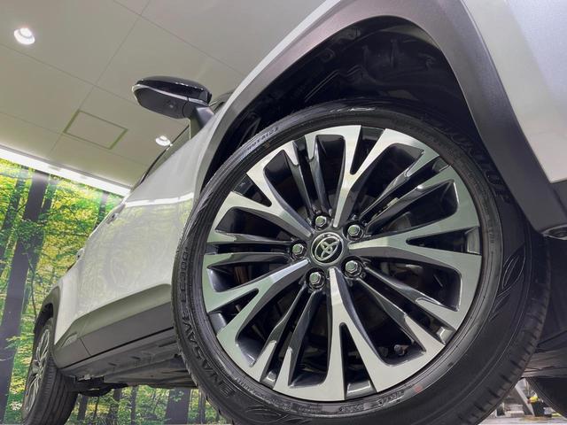 ヤリスクロス ハイブリッドＺ　純正８型ナビ　全周囲カメラ　衝突軽減装置　レーダークルーズ　禁煙車　２トーンカラ　シートヒーター　ハーフレザーシート　パワーシート　コーナーセンサー　スマートキー　ＥＴＣ　ブラインドスポットモニター（13枚目）