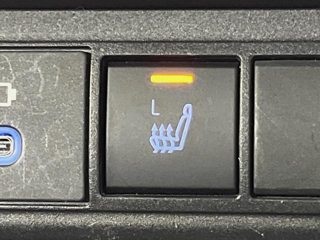 ヤリスクロス ハイブリッドＺ　純正８型ナビ　全周囲カメラ　衝突軽減装置　レーダークルーズ　禁煙車　２トーンカラ　シートヒーター　ハーフレザーシート　パワーシート　コーナーセンサー　スマートキー　ＥＴＣ　ブラインドスポットモニター（29枚目）