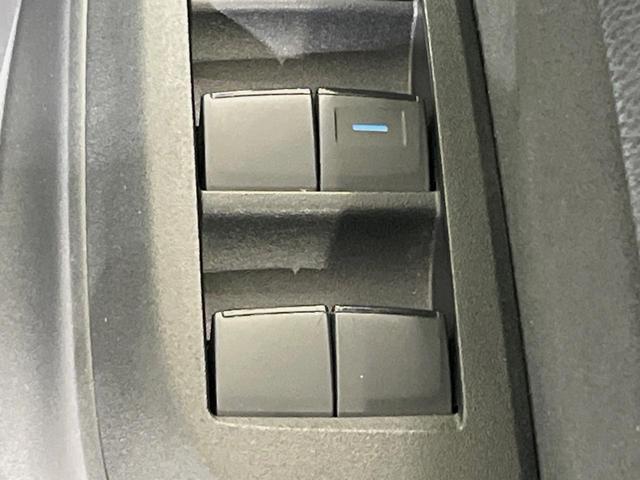 ヤリスクロス ハイブリッドＺ　純正８型ナビ　全周囲カメラ　衝突軽減装置　レーダークルーズ　禁煙車　２トーンカラ　シートヒーター　ハーフレザーシート　パワーシート　コーナーセンサー　スマートキー　ＥＴＣ　ブラインドスポットモニター（47枚目）