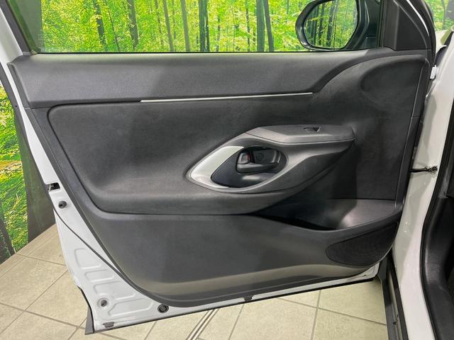 ヤリスクロス ハイブリッドＺ　純正８型ナビ　全周囲カメラ　衝突軽減装置　レーダークルーズ　禁煙車　２トーンカラ　シートヒーター　ハーフレザーシート　パワーシート　コーナーセンサー　スマートキー　ＥＴＣ　ブラインドスポットモニター（48枚目）