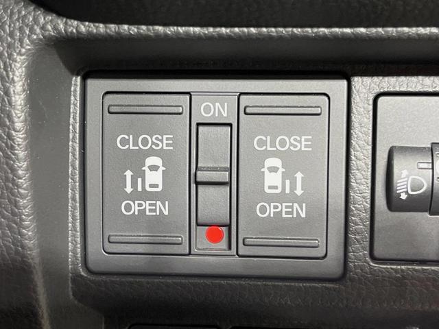 ステップワゴン ｅ：ＨＥＶスパーダ　純正１１型ナビ　バックカメラ　後席モニター　両側電動スライドドア　衝突軽減装置　禁煙車　パワーバックドア　シートヒーター　ハーフレザーシート　前後ドラレコ　コーナーセンサー　スマートキー　ＥＴＣ（6枚目）