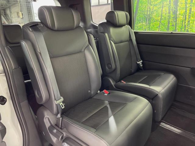 ステップワゴン ｅ：ＨＥＶスパーダ　純正１１型ナビ　バックカメラ　後席モニター　両側電動スライドドア　衝突軽減装置　禁煙車　パワーバックドア　シートヒーター　ハーフレザーシート　前後ドラレコ　コーナーセンサー　スマートキー　ＥＴＣ（8枚目）