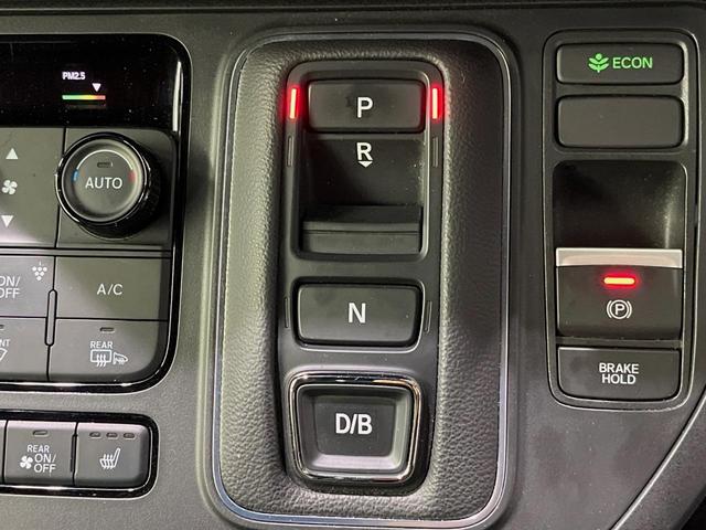 ステップワゴン ｅ：ＨＥＶスパーダ　純正１１型ナビ　バックカメラ　後席モニター　両側電動スライドドア　衝突軽減装置　禁煙車　パワーバックドア　シートヒーター　ハーフレザーシート　前後ドラレコ　コーナーセンサー　スマートキー　ＥＴＣ（21枚目）