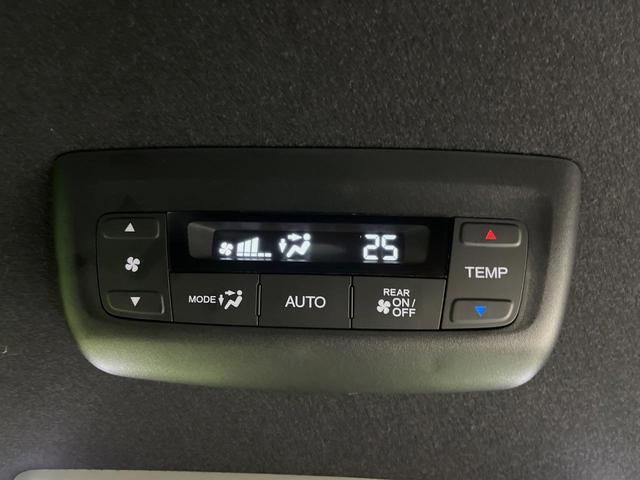 ステップワゴン ｅ：ＨＥＶスパーダ　純正１１型ナビ　バックカメラ　後席モニター　両側電動スライドドア　衝突軽減装置　禁煙車　パワーバックドア　シートヒーター　ハーフレザーシート　前後ドラレコ　コーナーセンサー　スマートキー　ＥＴＣ（25枚目）