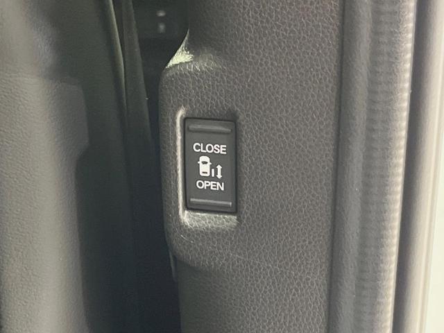 ステップワゴン ｅ：ＨＥＶスパーダ　純正１１型ナビ　バックカメラ　後席モニター　両側電動スライドドア　衝突軽減装置　禁煙車　パワーバックドア　シートヒーター　ハーフレザーシート　前後ドラレコ　コーナーセンサー　スマートキー　ＥＴＣ（33枚目）