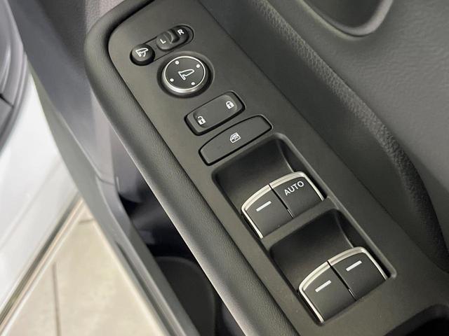 ステップワゴン ｅ：ＨＥＶスパーダ　純正１１型ナビ　バックカメラ　後席モニター　両側電動スライドドア　衝突軽減装置　禁煙車　パワーバックドア　シートヒーター　ハーフレザーシート　前後ドラレコ　コーナーセンサー　スマートキー　ＥＴＣ（48枚目）