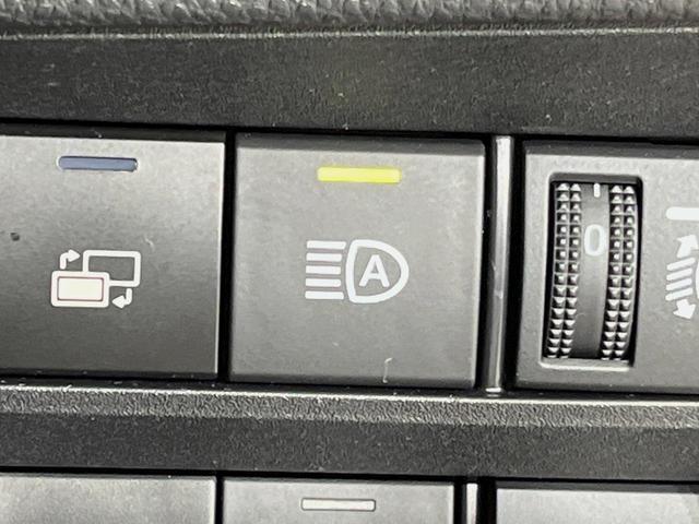 ノア ハイブリッドＳ－Ｚ　純正１０型ナビ　バックカメラ　両側電動スライドドア　１００Ｖ電源　衝突軽減装置　レーダークルーズ　禁煙車　シートヒーター　ハーフレザーシート　ドラレコ　コーナーセンサー　スマートキー　ＥＴＣ２．０（31枚目）