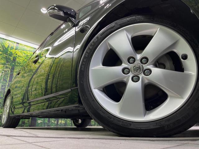 プリウス Ｇツーリングセレクション　ＳＤナビ　バックカメラ　スマートキー　ＬＥＤヘッドライト　ＥＴＣ　クルーズコントロール　純正１７インチアルミホイール　オートライト　オートエアコン　革巻きハンドル　フォグランプ　横滑り防止装置（13枚目）