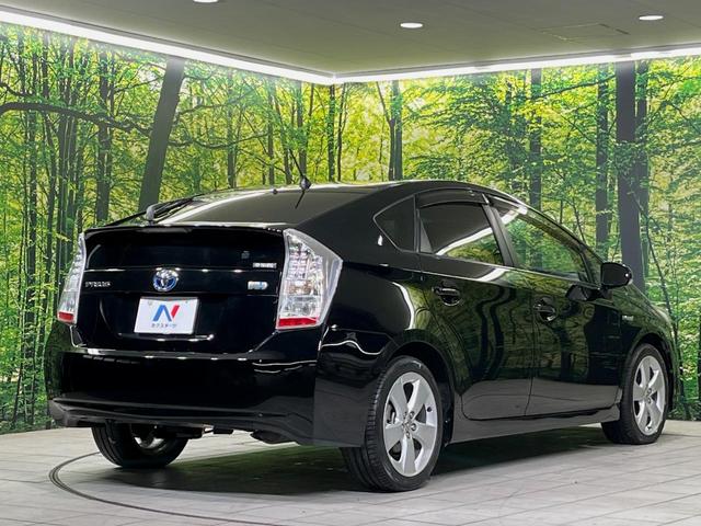 プリウス Ｇツーリングセレクション　ＳＤナビ　バックカメラ　スマートキー　ＬＥＤヘッドライト　ＥＴＣ　クルーズコントロール　純正１７インチアルミホイール　オートライト　オートエアコン　革巻きハンドル　フォグランプ　横滑り防止装置（17枚目）