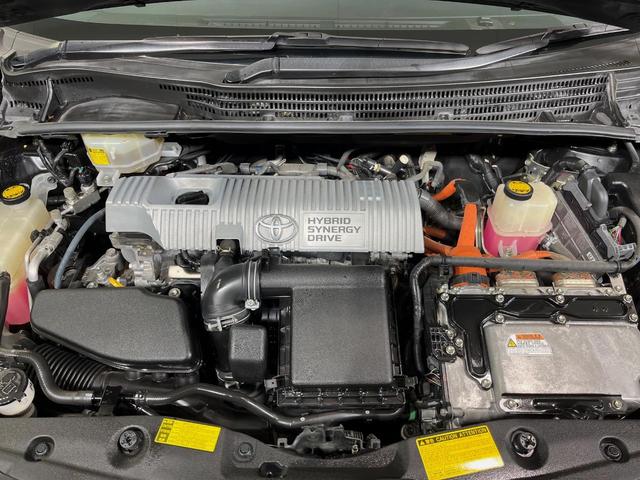 プリウス Ｇツーリングセレクション　ＳＤナビ　バックカメラ　スマートキー　ＬＥＤヘッドライト　ＥＴＣ　クルーズコントロール　純正１７インチアルミホイール　オートライト　オートエアコン　革巻きハンドル　フォグランプ　横滑り防止装置（18枚目）