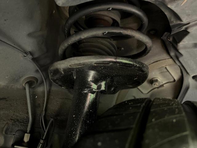 プリウス Ｇツーリングセレクション　ＳＤナビ　バックカメラ　スマートキー　ＬＥＤヘッドライト　ＥＴＣ　クルーズコントロール　純正１７インチアルミホイール　オートライト　オートエアコン　革巻きハンドル　フォグランプ　横滑り防止装置（20枚目）