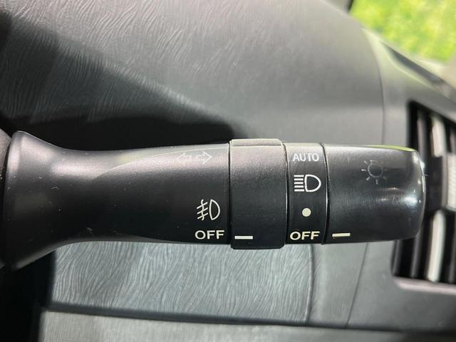 プリウス Ｇツーリングセレクション　ＳＤナビ　バックカメラ　スマートキー　ＬＥＤヘッドライト　ＥＴＣ　クルーズコントロール　純正１７インチアルミホイール　オートライト　オートエアコン　革巻きハンドル　フォグランプ　横滑り防止装置（30枚目）