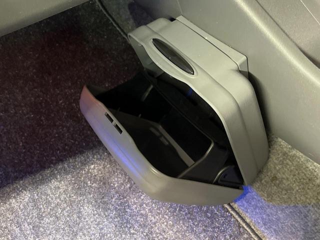 プリウス Ｇツーリングセレクション　ＳＤナビ　バックカメラ　スマートキー　ＬＥＤヘッドライト　ＥＴＣ　クルーズコントロール　純正１７インチアルミホイール　オートライト　オートエアコン　革巻きハンドル　フォグランプ　横滑り防止装置（39枚目）