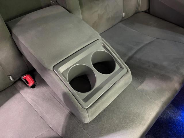 プリウス Ｇツーリングセレクション　ＳＤナビ　バックカメラ　スマートキー　ＬＥＤヘッドライト　ＥＴＣ　クルーズコントロール　純正１７インチアルミホイール　オートライト　オートエアコン　革巻きハンドル　フォグランプ　横滑り防止装置（42枚目）